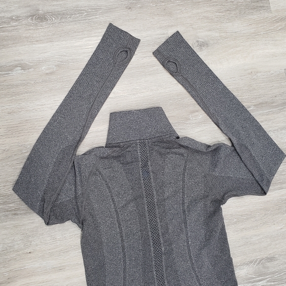 Lululemon Run Swiftly Tech 1/2 Zip First Release Heathered Black - Picture 13 of 15